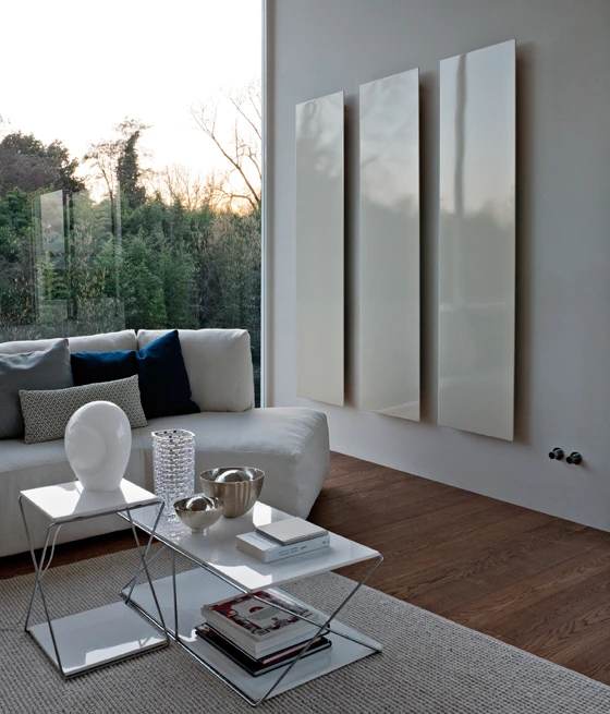 Entworfen vom gefeierten Kreativduo Ludovica+Roberto Palomba und mit nur 22 mm Tiefe ist „Square“ sowohl Heizkörper als auch Einrichtungselement und nicht ganz überraschend Gewinner eines Designpreises des deutschen Rates für Formgebung