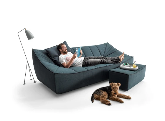 Cuddly: "Bahir" by Jörg Boner is an ideal choice for relaxing moments. The seat and backrest seem to merge seamlessly with one another