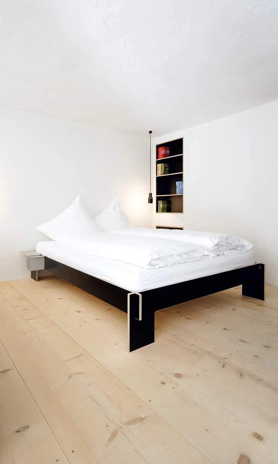 Nur gesteckt: Die Konstruktion des Betts «Siebenschläfer» ist komplett metallfrei