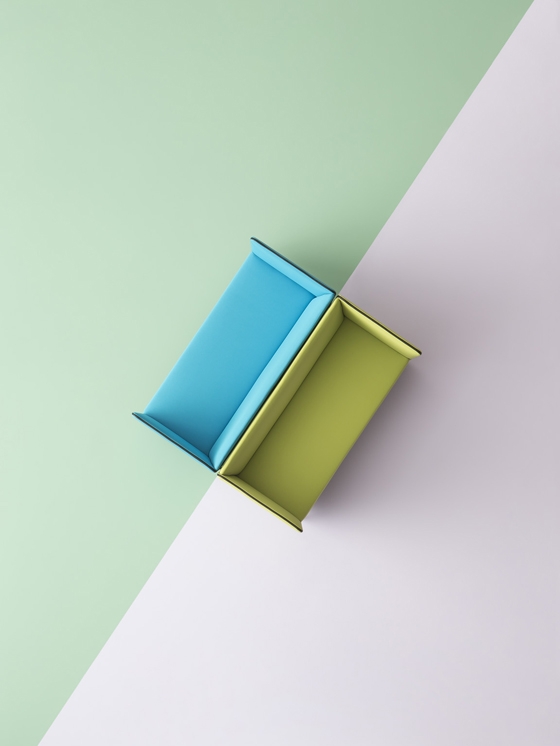 Walking the line with Pedrali R&D’s ‘Zippo’ high-sided, two-seater sofa, conceived of for lounge and informal meeting areas