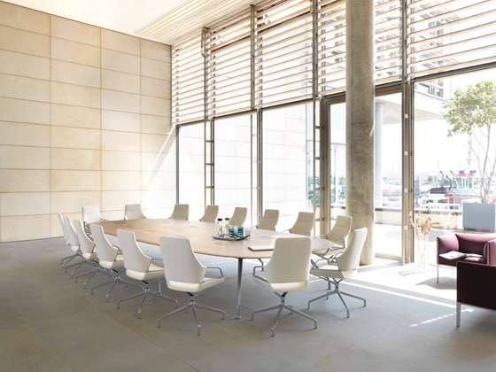 The "Graph" range consists of tables and chairs and has been designed especially for boardrooms and conference facilities