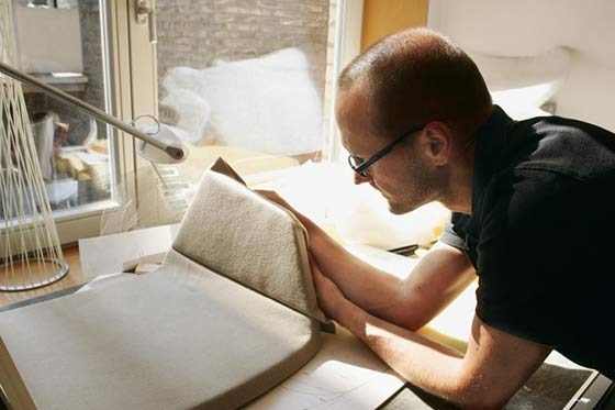 Wilkhahn's challenge to the designer pair of Jehs+Laub was to rethink the conference chair