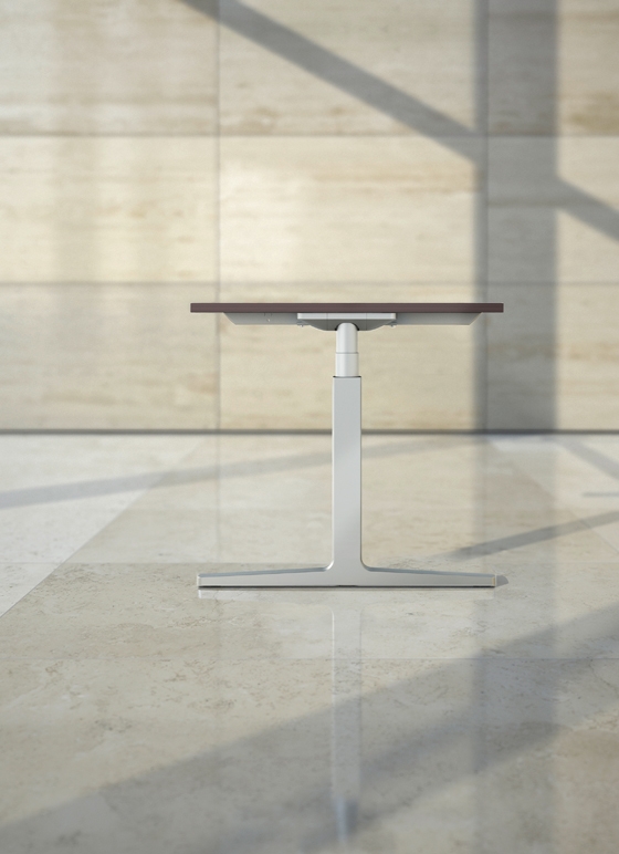 The side view of CHANGE’S T-foot model gives no indication that its height is adjustable