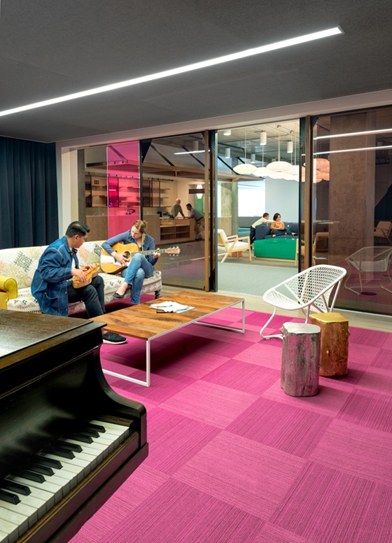 Cisco by O+A: The Cisco offices in San Francisco, by Studio O+A, feature a medley of informal spaces, with lounge furnishings for more casual collaboration