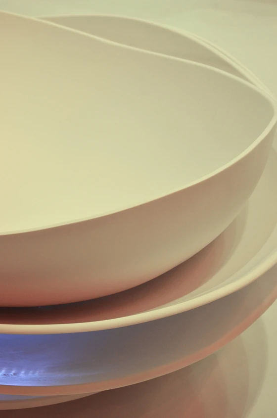 The STARON® team is able to draw on expertise from the rest of the Lotte Chemical group to help designers integrate technologies such as LED light sources in custom-made products, here, the Armadillo Bathtub