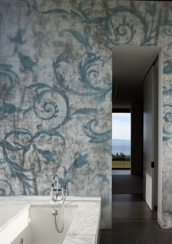 WET SYSTEM™ by Wall&decò is a revolutionary product for applying large-format non-repeating decorative wallpapers in wet environments such as bathrooms, spas but also fitness centres and kitchen backsplashes