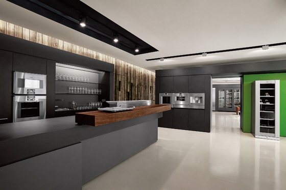 Simple and understated: Gaggenau appliances blend in optimally with a stylish ambience