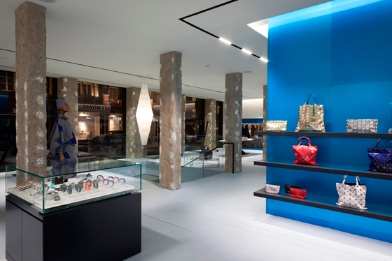 The store’s individuality is enhanced by its furniture, which was also designed by Yoshioka and is manufactured by Desalto and Moroso