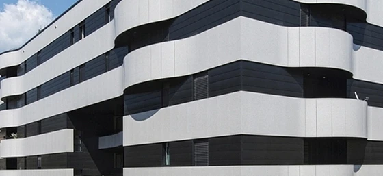 The rear-ventilated STARON® facade emphasises the strict geometrical lines