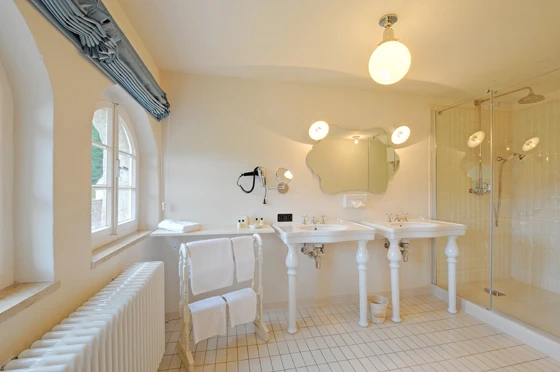 Jedes der 31 Zimmer im Haupthaus wurde individuell für Gäste eingerichtet, die eine Weile aus dem Alltagstrott aussteigen möchten. Hier zu sehen die Junior Suite im historischen Mary Portman House