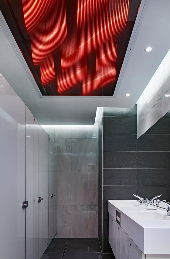 Ettlin's AmbiLoom® light ceiling was used in the spa area of the H2O sports and leisure pool in Herford. Unusual 3D effects mesmerise the viewer