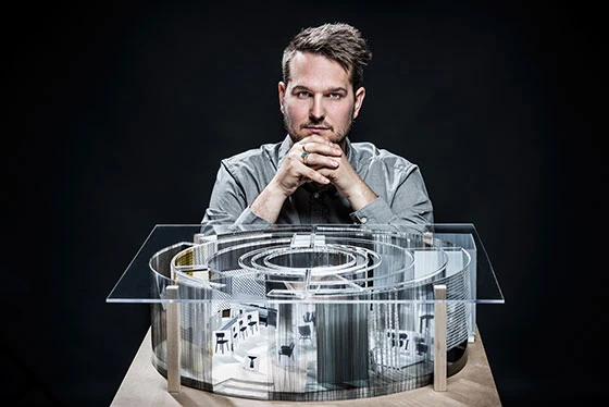 <b>Das Haus – Interiors on Stage</b> for imm cologne 2016 (Sebastian Herkner with the model) - Photo: Lutz Sternstein, courtesy of imm cologne