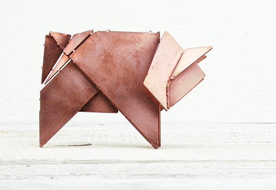 <b>Schweini die Origamisau</b> (Cult object), 2012