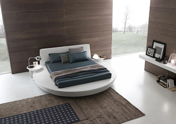 Since the ancient times, the circle is synonymous with harmony, while the square expresses stability. The combination of these two shapes turns the Zero bed by Pierangelo Sciuto into an exclusive object that gives the home a very personal style