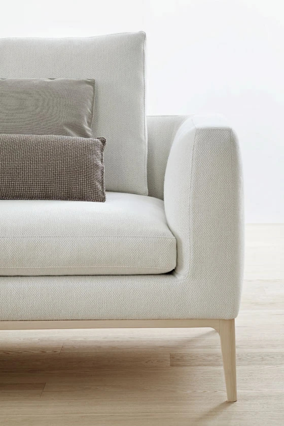 Leonard, designed by Emanuel Gargano, is a new sofa with solid wooden legs and will also be shown at IMM in Cologne (Hall 11.1 / Stand B024)