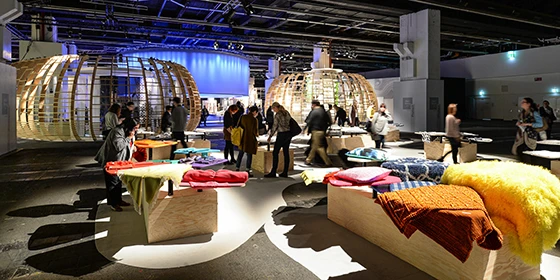 Der Theme Park im Zentrum der Messe bildet die erste Anlaufstelle für Trendsuchende. Foto: Messe Frankfurt Exhibition GmbH / Pietro Sutera