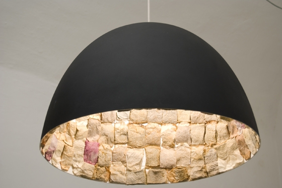 Chefdesigner Oçilunam modifiziert ausgewählte Stücke aus dem In-es.artdesign Produktkatalog in streng limitierten Editionen. Hier eine mit Teebeuteln ausgekleidete H2O Unica