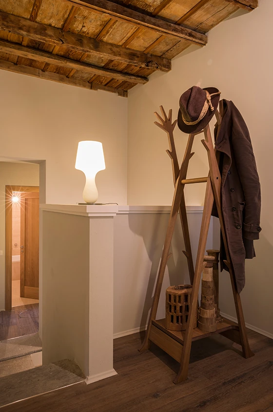 <b>Tanti Saluti</b> coat hanger for Produzione Privata - Photo © Marco Beck Peccoz