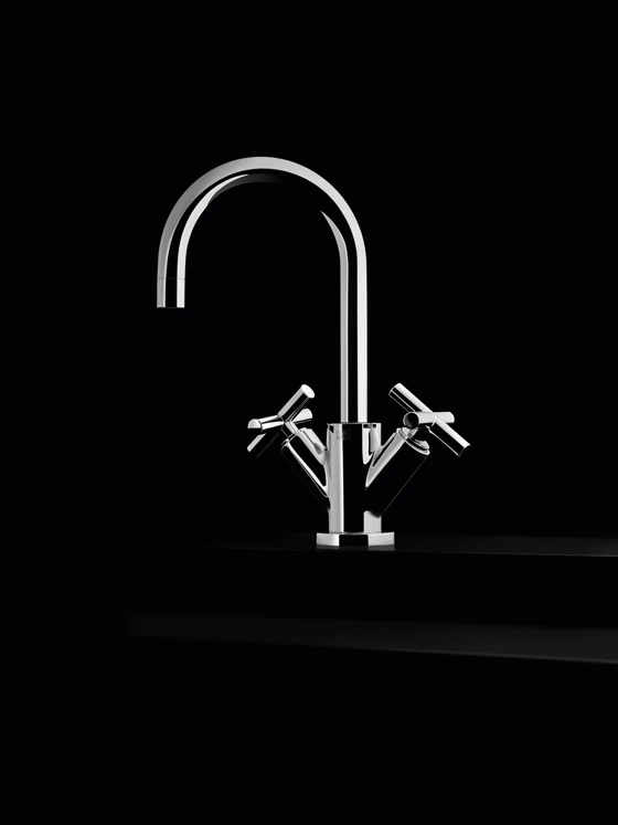 Mit sieger design entwickelte Dornbracht unter anderem die Armatur TARA, eine Neuinterpretation des klassischen Kreuzgriffes, die sich mittlerweile als Design-Ikone etabliert hat