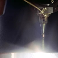 Die Schnittreste, die bei der Herstellung der Becken durch den Laserschnitt entstehen, werden ganz im Sinne von Alapes ökologischen Leitlinien zurück zum Stahllieferanten gebracht, wo sie wieder eingeschmolzen werden