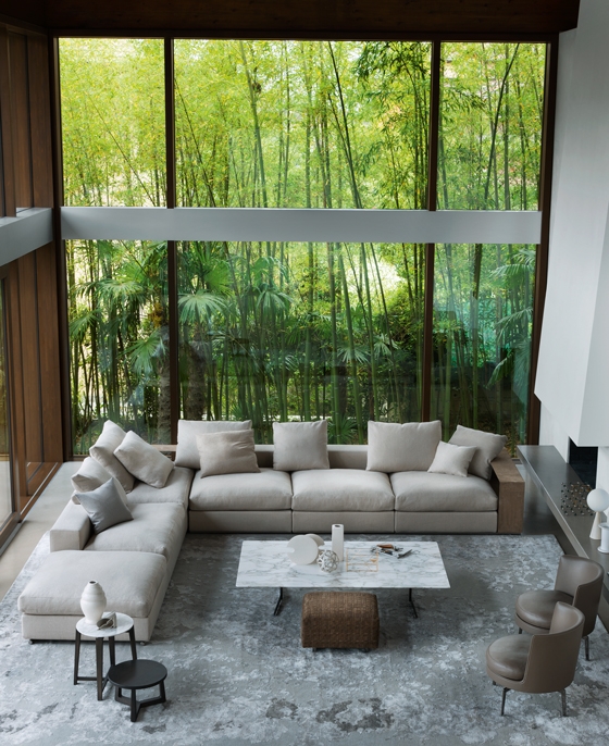 Flexform’s Groundpiece sofa designed by Antonio Citterio is the Italian company’s unchallenged bestseller and celebrates its 15th birthday this year. Deep and low slung, its new proportions ushered in a less formal way of enjoying a sofa