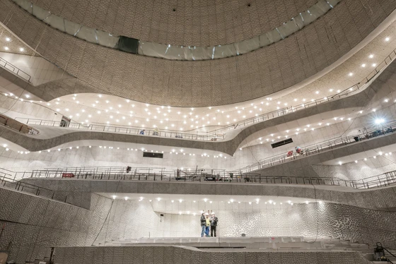 Herzog & de Meuron’s much-anticipated Elbphilharmonie concert hall in Hamburg’s regenerated docklands serves at once as cultural venue, hotel and spectacular piece of place-making; Photos: Maxim Schultz
