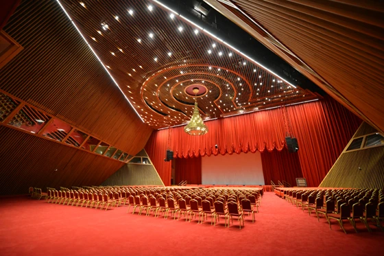 The Sheraton Hotel in Doha used light to create glamour and emotion in its monumental public spaces.  Its auditorium was designed – with light – to convey a modern luxury and theater-like intimacy