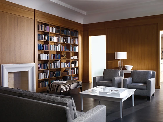 Die zeitlosen Wohnwelten der Neuen Wiener Werkstätte, alle Möbel und Polstermöbel werden auf Maß und nach Kundenwunsch gefertigt (Fotograf  Andreas Hofer)