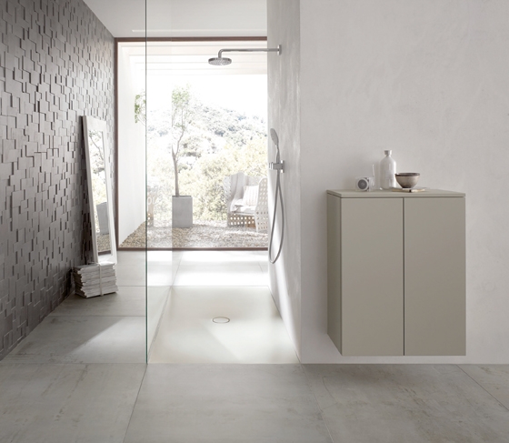 With the flush-mounted BetteFloor shower base the shower becomes part of the floor, while a wide range of different shapes and sizes means it can be integrated harmoniously into any kind of flooring or design