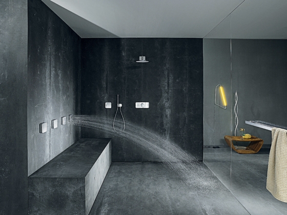 Lire l’histoire Interaction in the bathroom