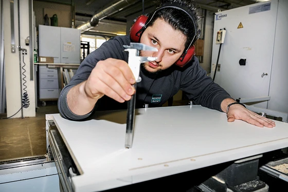 Genau: Präzision ist gefragt. Sowohl in der Materialstärke  als auch in der Verarbeitung