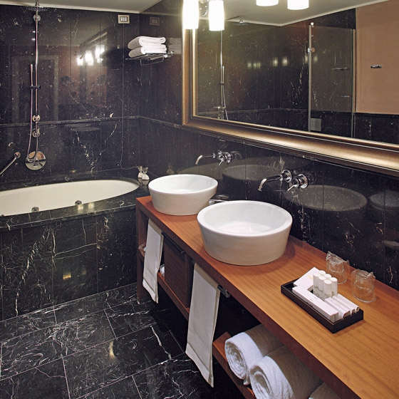 Leggi la storia Premium quality in the bathroom