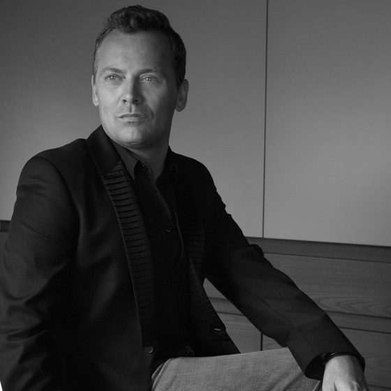 Read story Glenn Sestig: Architectural Lines