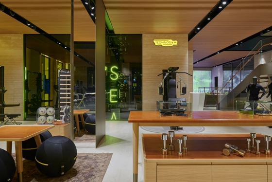 Im Fokus des Flagshipstores stehen Technogyms Produkte. Zudem finden Seminare über bestimmte sport- und fitnessbezogene Themen wie Gewichtskontrolle, Rückenschmerzen, Diabates statt