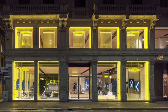 Technogyms neuester Flagshipstore in der Mailänder Via Durini präsentiert die Sportgeräte und Wellness-Lösungen der Marke in einer konsistenten, stilvollen Umgebung