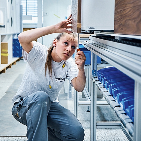 Read story The bathroom crafter