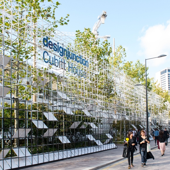 Erfahre mehr über die Geschichte Save the date: designjunction2017