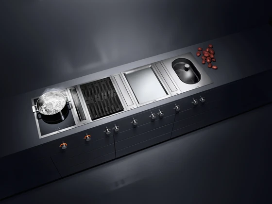Gaggenau’s Vario cooktops 400 series offers the most advanced professional-standard technology for private kitchens — and stands out for its supremely elegant, sculptural design