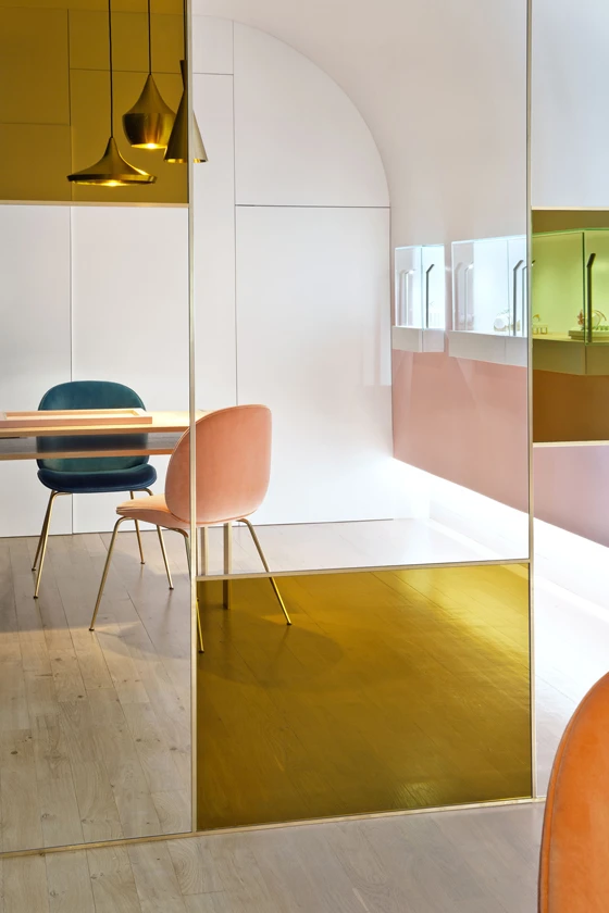 Java Architecture and Atelier Brunoir satisfy Nuun founder Nourah Al Faisal’s craving for 'rose gold' in her Paris jewellery store, with peachy pink tones and understated brass fixtures. Photos: Nuun Jewels (1,3,5), Alexandra Mocanu (2,4)