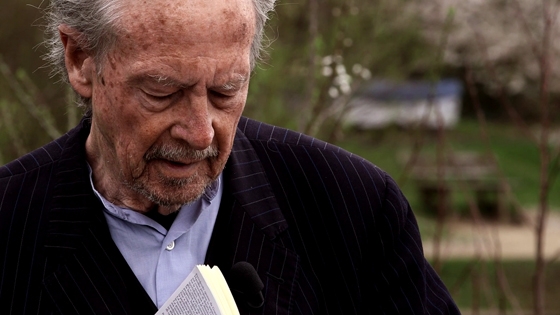 Peter Handke in einem Filmstill aus der Dokumentation "To Duration", einer Hommage an den Schriftsteller und sein gleichnamiges Gedicht