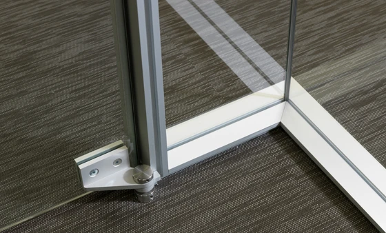 The Metafora system features a minimal frame that can be specified in many colours and finishes, along with doors and hardware produced to the same high standards of design and craftsmanship
