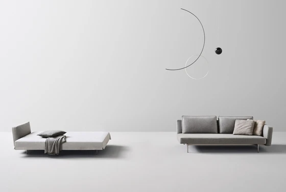 Designed for optimum flexibility, the brilliant SAKé series may be configured either as a sofa and chaise longue or as a sofa bed, complete with a sturdy headboard