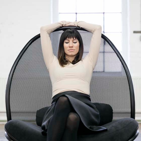 Erfahre mehr über die Geschichte Achtung, Kurve! TONs neuer Lounge Chair "Chips"