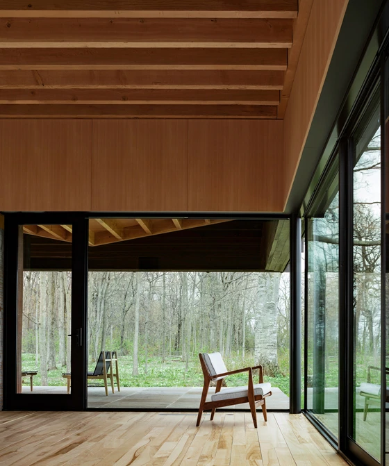 In collaboration with Michigan-based Environment Architects (AOR), Desai Chia ensured the interiors of this lake house reflect the indigenous landscape, which once thrived with old-growth ash trees. Photo: Paul Warchol
