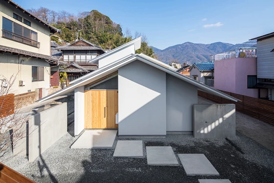 House in Ohue, Kure, Japan, 2017, by Daisaku Hanamoto Architect & Associates. Photos: KENJI Masunaga