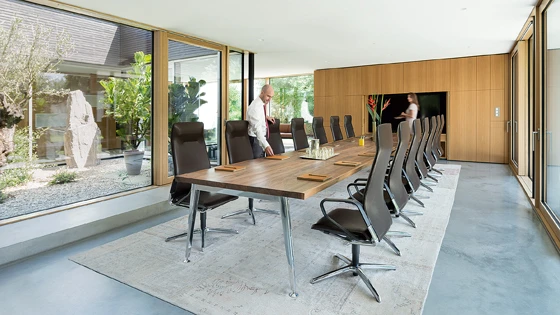 Oben: SE:WORKS, Design: Falk Blümler (Sedus Design Team); Unten: SE:LINE, Design: Judith Daur (Sedus Design Team); © Sedus