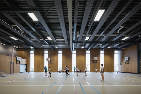 The central space can be used for both informal socialising, as well as musical and theatrical performances. Photos: Bas Gijselhart