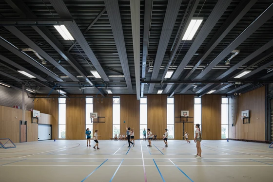 The central space can be used for both informal socialising, as well as musical and theatrical performances. Photos: Bas Gijselhart