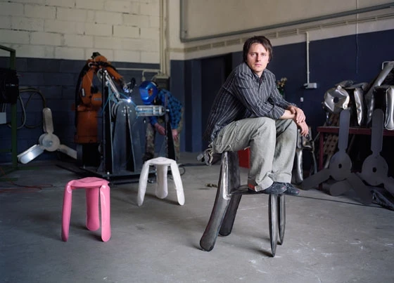 Oskar Zięta in seiner Werkstatt, wo mit modernsten Technologien eigenwillige Formen entstehen