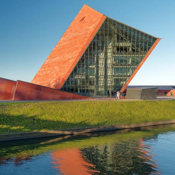 Lees storie Eastern Promise: Polish architecture and design go large